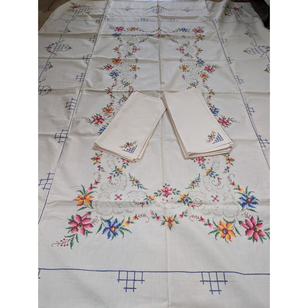 Handmade Vintage Peti Point Tablecloth + 12 napkins Never Used, 72‎ x 108 inches